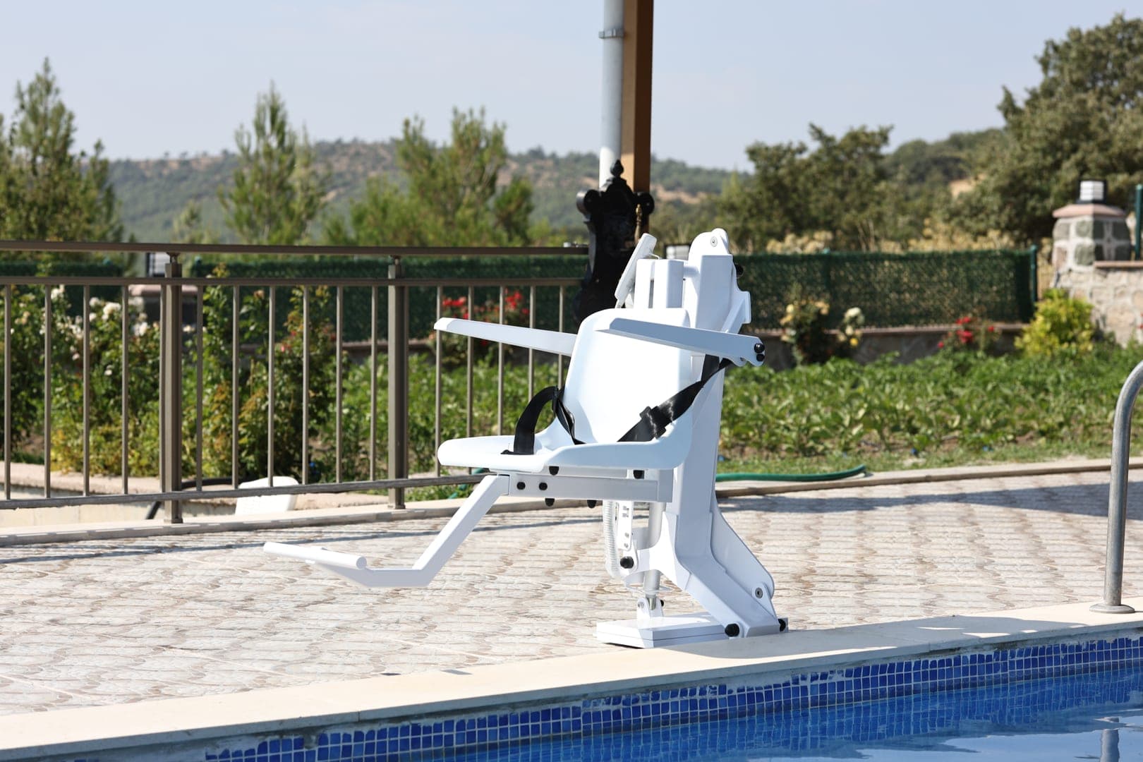 Nart Pool Lift image 17