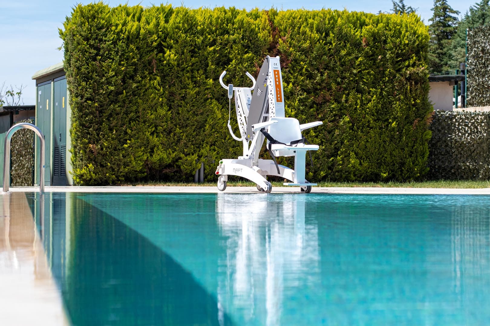Nart Shark Pool Lift image 11
