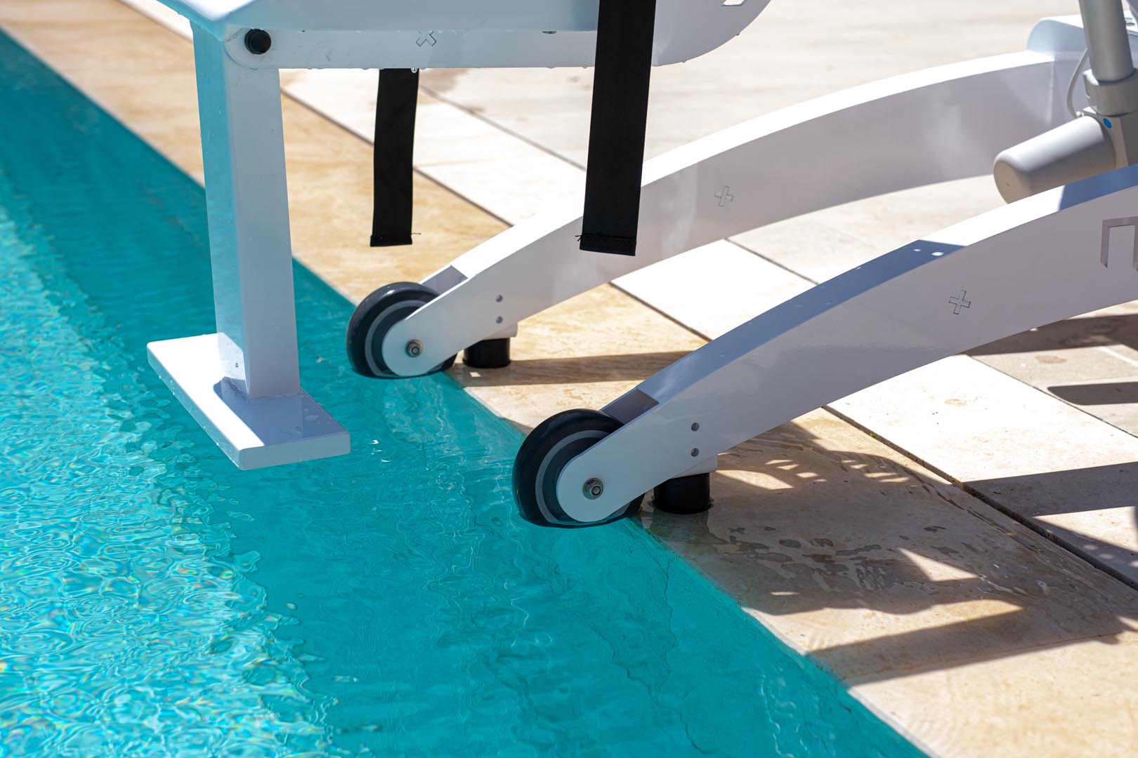 Nart Shark Pool Lift image 8