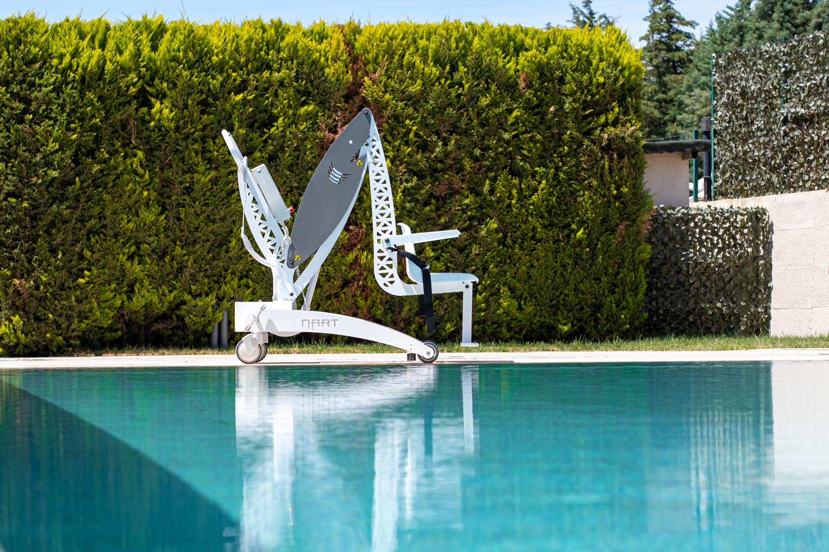 Nart Shark Pool Lift image 10