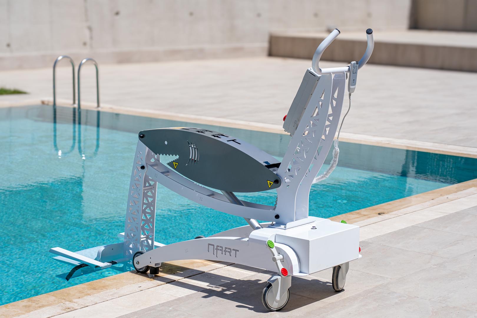 Nart Shark Pool Lift image 15